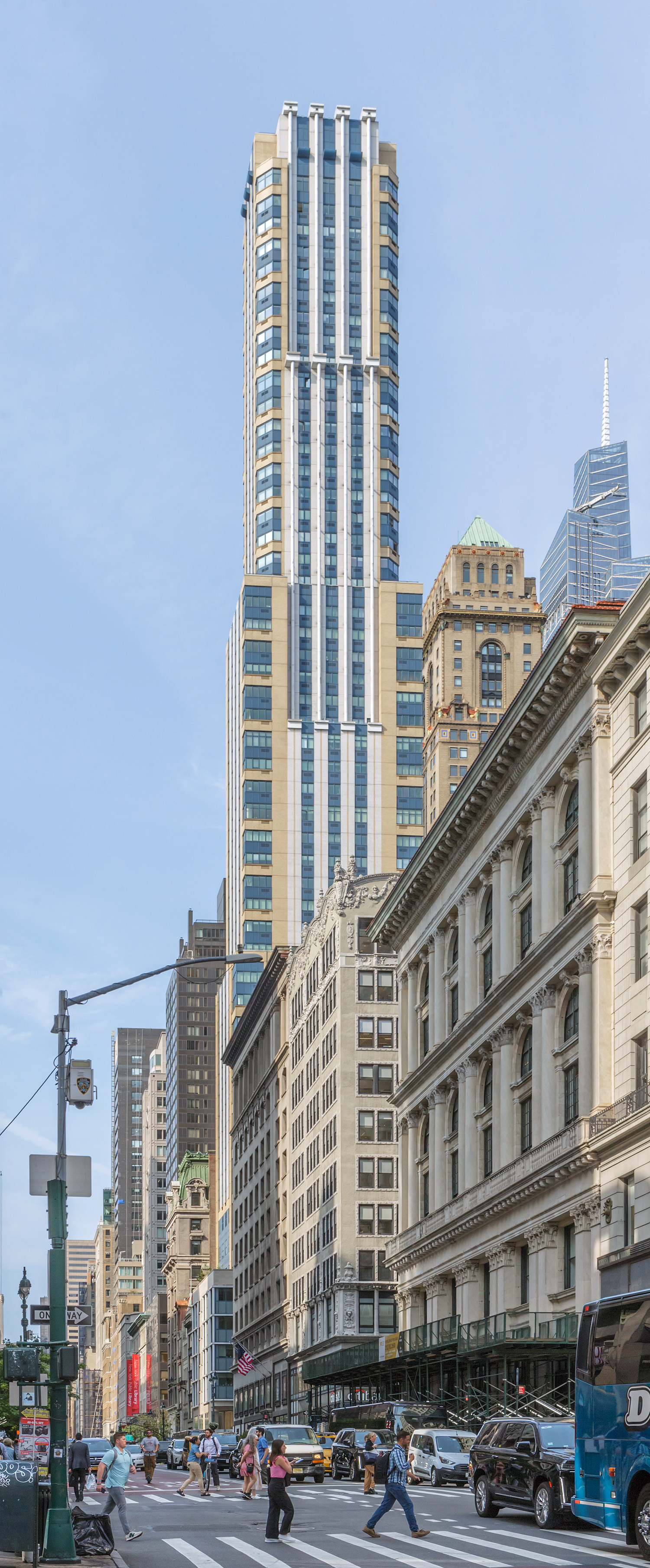 425 5th Avenue, New York City - View from Fifth Avenue. © Mathias Beinling